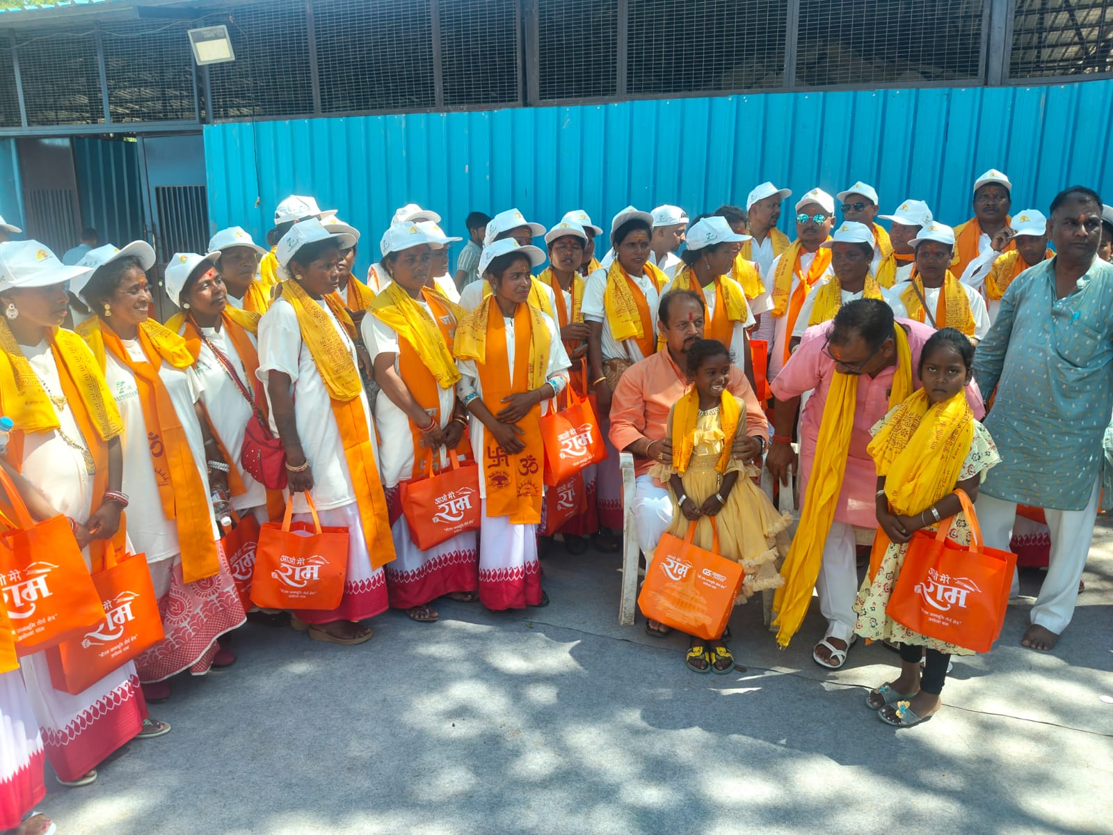 चाय बागान से निकल पहली बार बाहर आए कर्मयोगियों राम मंदिर देख हुए अभिभूत